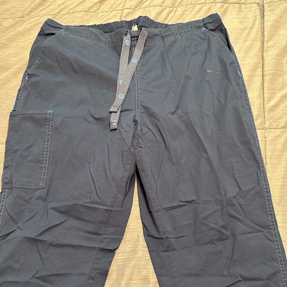 Women’s scrub bottoms